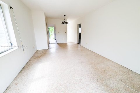 Снять в аренду квартиру в Норт-Майами, Флорида 1 спальня, 74.32м2, № 2153606 - фото 8