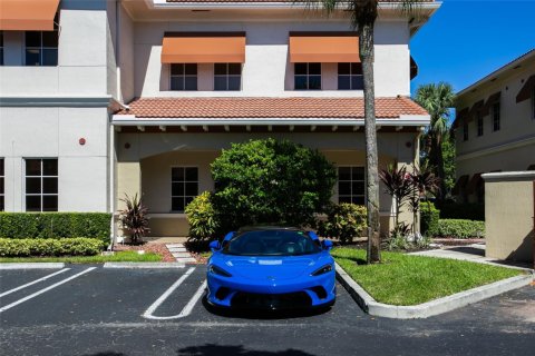 Commercial property in Coral Springs, Florida № 1103495 - photo 1