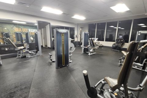 Condo in Miami, Florida, 1 bedroom  № 2017025 - photo 21