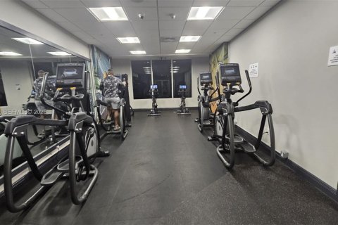 Condo in Miami, Florida, 1 bedroom  № 2017025 - photo 23