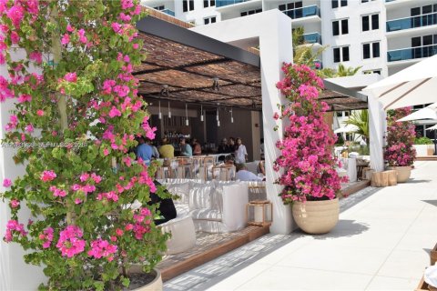 Condo in Miami Beach, Florida  № 2081066 - photo 9