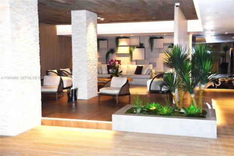 Condo in Miami Beach, Florida  № 2081066 - photo 25