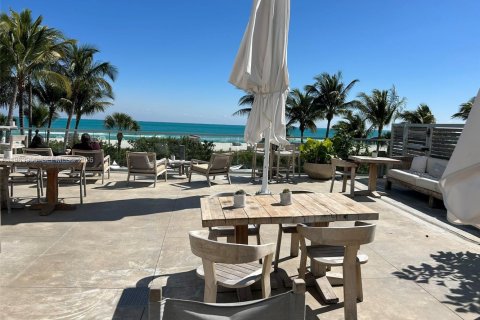 Condo in Miami Beach, Florida  № 2081066 - photo 10