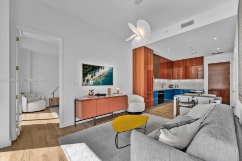 Condo in Miami, Florida, 2 bedrooms  № 2087875 - photo 8
