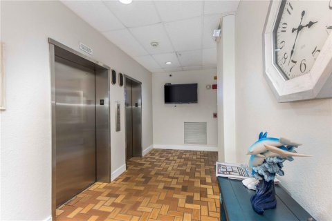 Condo in Clearwater, Florida, 1 bedroom № 2101559 - photo 27