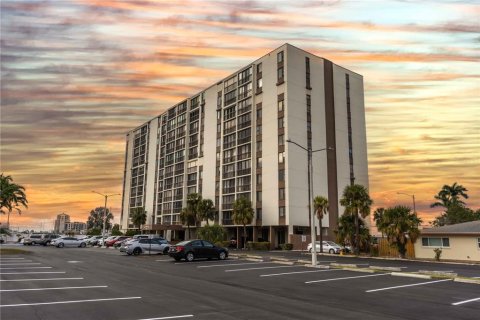 Condo in Clearwater, Florida, 1 bedroom  № 2101559