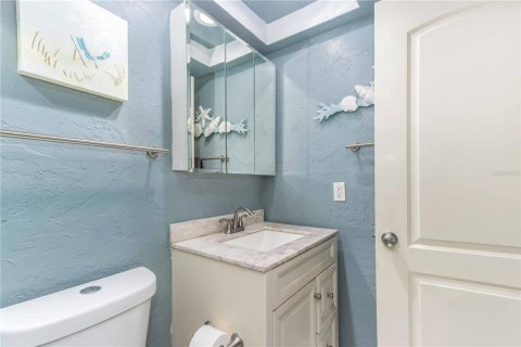 Condo in Clearwater, Florida, 1 bedroom № 2101559 - photo 16