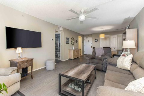 Condo in Clearwater, Florida, 1 bedroom № 2101559 - photo 6