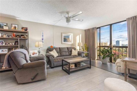Condo in Clearwater, Florida, 1 bedroom № 2101559 - photo 4