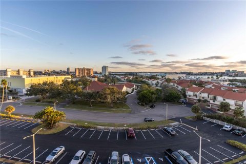 Condo in Clearwater, Florida, 1 bedroom № 2101559 - photo 19