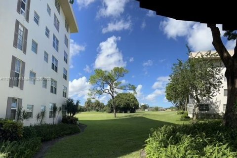 Copropriété à louer à Pompano Beach, Floride: 2 chambres, 102.19 m2 № 1938775 - photo 2