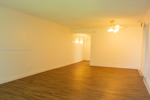 Copropriété à louer à Pompano Beach, Floride: 2 chambres, 102.19 m2 № 1938775 - photo 13