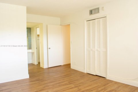 Copropriété à louer à Pompano Beach, Floride: 2 chambres, 102.19 m2 № 1938775 - photo 20