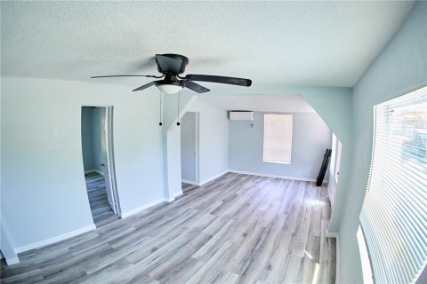 House in Tampa, Florida 3 bedrooms, 78.6 sq.m. № 2098412 - photo 10