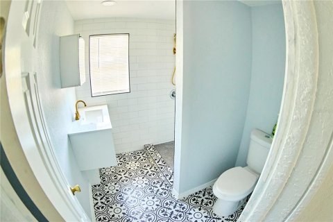 House in Tampa, Florida 3 bedrooms, 78.6 sq.m. № 2098412 - photo 5