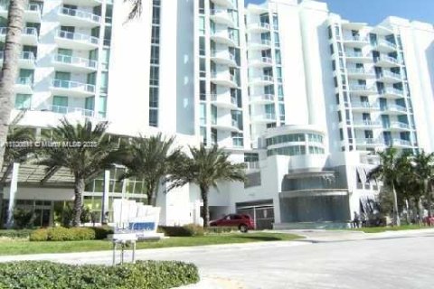 Condominio en venta en Aventura, Florida, 3 dormitorios, 128.02 m2 № 1959703 - foto 23