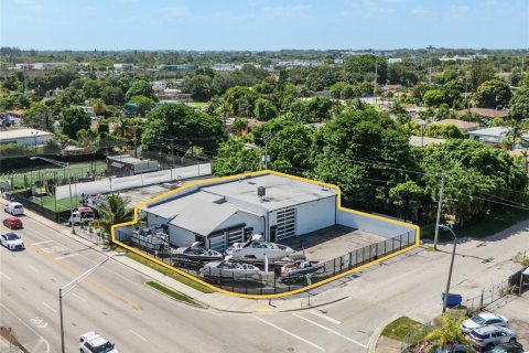 Propiedad comercial en venta en Miami, Florida № 1878790 - foto 3