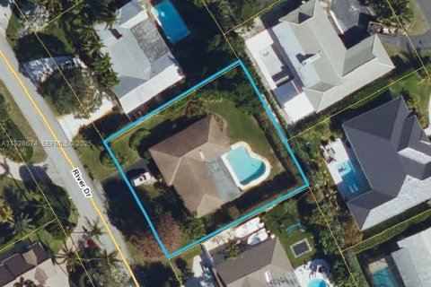 Terreno en venta en Tequesta, Florida № 1986552 - foto 2