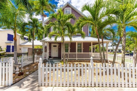 House in Punta Gorda, Florida 3 bedrooms, 171.13 sq.m. № 2355751