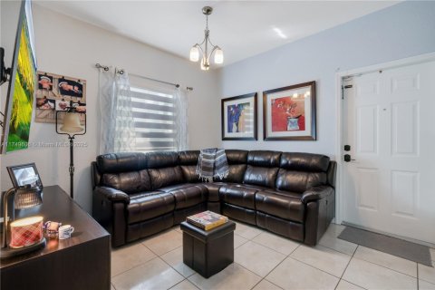 Adosado en venta en Miami, Florida, 3 dormitorios, 132.85 m2 № 1704271 - foto 5