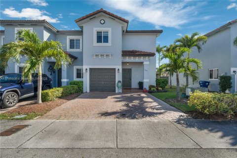 Adosado en venta en Miami, Florida, 3 dormitorios, 132.85 m2 № 1704271 - foto 1