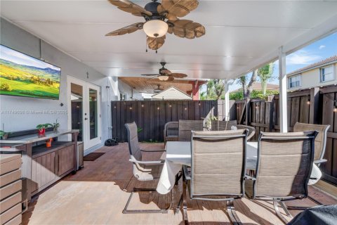 Adosado en venta en Miami, Florida, 3 dormitorios, 132.85 m2 № 1704271 - foto 28