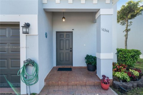 Adosado en venta en Miami, Florida, 3 dormitorios, 132.85 m2 № 1704271 - foto 3