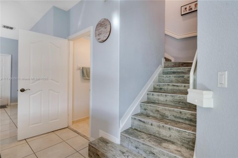 Adosado en venta en Miami, Florida, 3 dormitorios, 132.85 m2 № 1704271 - foto 14