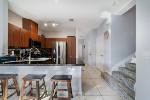 Adosado en venta en Miami, Florida, 3 dormitorios, 132.85 m2 № 1704271 - foto 9