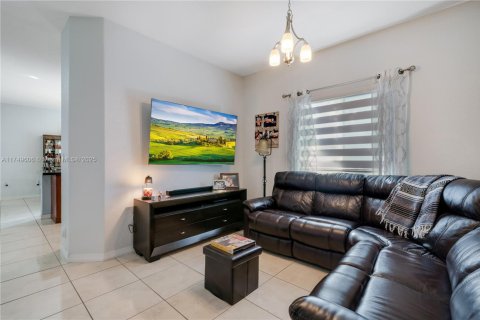 Adosado en venta en Miami, Florida, 3 dormitorios, 132.85 m2 № 1704271 - foto 4