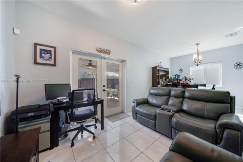 Adosado en venta en Miami, Florida, 3 dormitorios, 132.85 m2 № 1704271 - foto 13