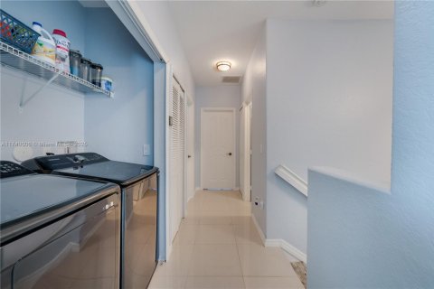 Adosado en venta en Miami, Florida, 3 dormitorios, 132.85 m2 № 1704271 - foto 26