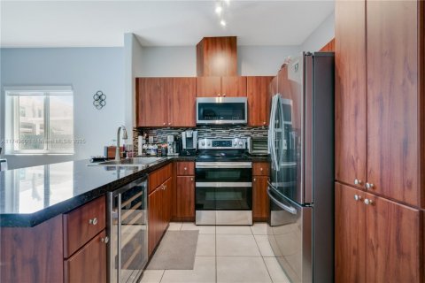 Adosado en venta en Miami, Florida, 3 dormitorios, 132.85 m2 № 1704271 - foto 7