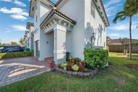 Adosado en venta en Miami, Florida, 3 dormitorios, 132.85 m2 № 1704271 - foto 2