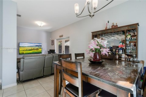 Adosado en venta en Miami, Florida, 3 dormitorios, 132.85 m2 № 1704271 - foto 11