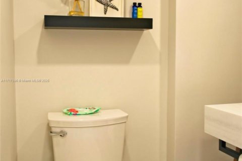 Condo in North Miami Beach, Florida, 1 bedroom  № 1814098 - photo 15