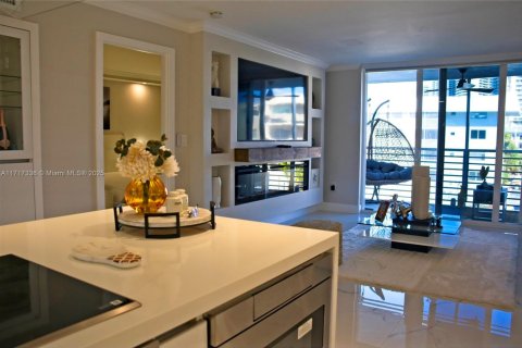 Condo in North Miami Beach, Florida, 1 bedroom  № 1814098 - photo 6