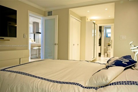 Condo in North Miami Beach, Florida, 1 bedroom  № 1814098 - photo 9