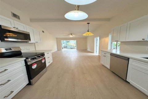 Villa ou maison à louer à Key Largo, Floride: 2 chambres, 80.27 m2 № 1895227 - photo 5