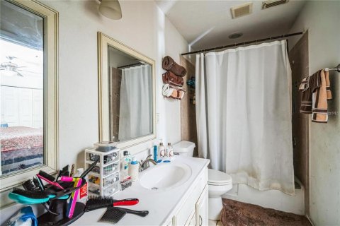 Casa en venta en Brandon, Florida, 4 dormitorios, 185.25 m2 № 1854609 - foto 8