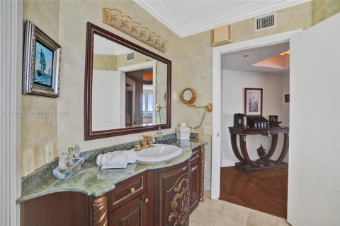 Copropriété à vendre à Sunny Isles Beach, Floride: 3 chambres, 247.58 m2 № 1977563 - photo 17