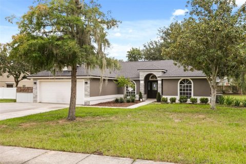 House in Clermont, Florida 3 bedrooms, 147.81 sq.m. № 2280278