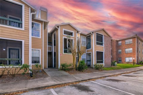 Copropriété à vendre à Orlando, Floride: 1 chambre, 61.32 m2 № 1900710 - photo 1