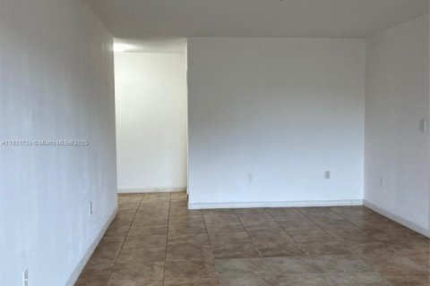 Condo in North Miami, Florida, 1 bedroom № 2018899