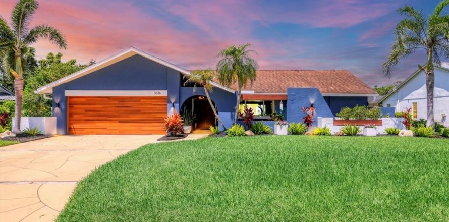 House in Sarasota, Florida 3 bedrooms, 240.99 sq.m. № 1787776