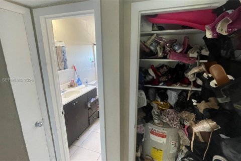 Купить кондоминиум в Норт-Майами, Флорида 1 спальня, 70.7м2, № 2045867 - фото 12