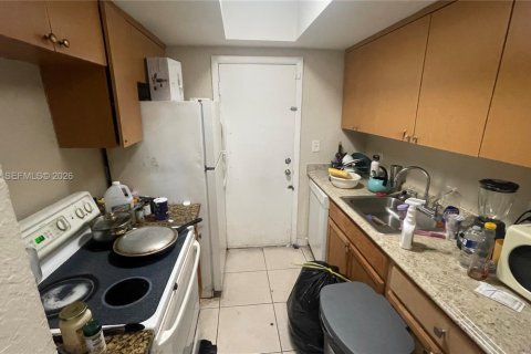 Купить кондоминиум в Норт-Майами, Флорида 1 спальня, 70.7м2, № 2045867 - фото 8