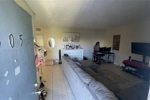 Купить кондоминиум в Норт-Майами, Флорида 1 спальня, 70.7м2, № 2045867 - фото 5