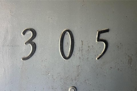 Купить кондоминиум в Норт-Майами, Флорида 1 спальня, 70.7м2, № 2045867 - фото 4