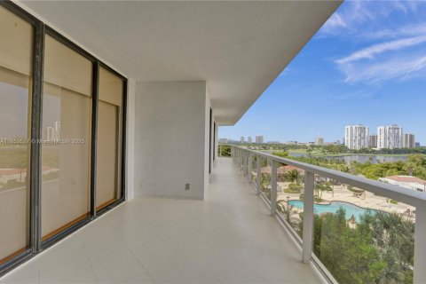 Copropriété à louer à Aventura, Floride: 4 chambres, 193.24 m2 № 2038132 - photo 24